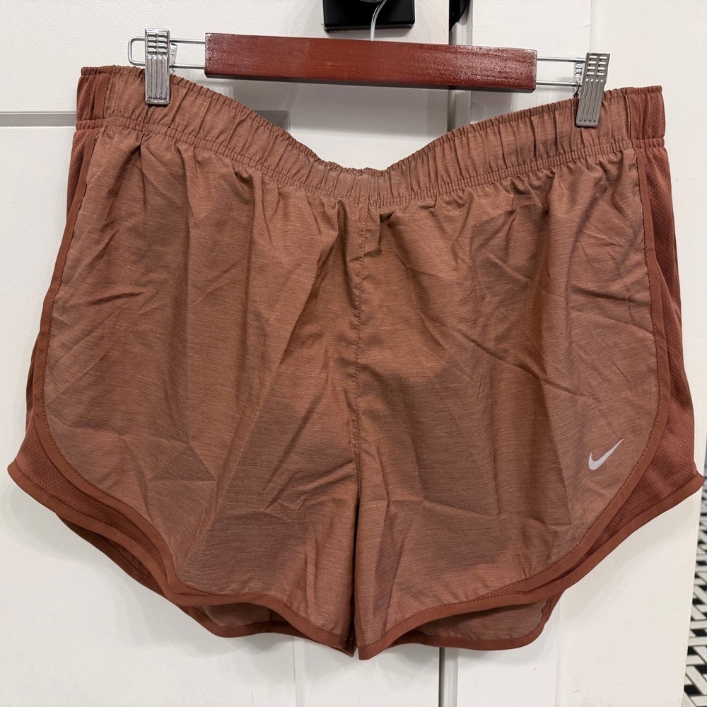 Nike Women's running XL NWT Brown athletic Shorts